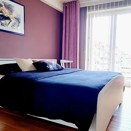 Ruim 4-persoonsappartement Апартаменты Кнокке-Хейст